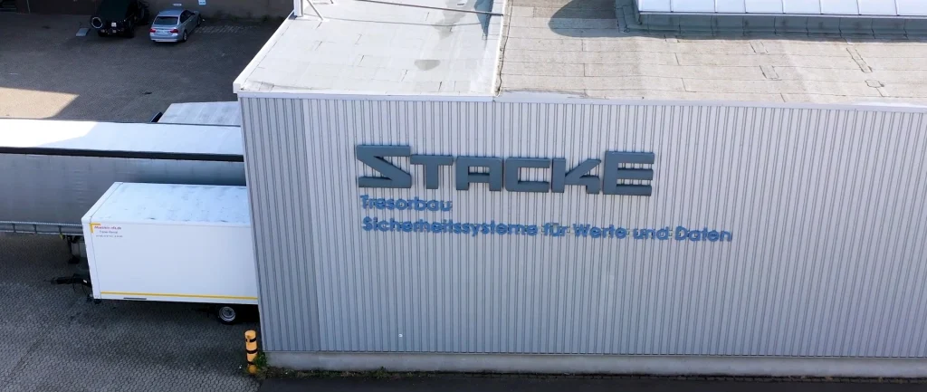 Fassade mit Stacke-Schriftzug