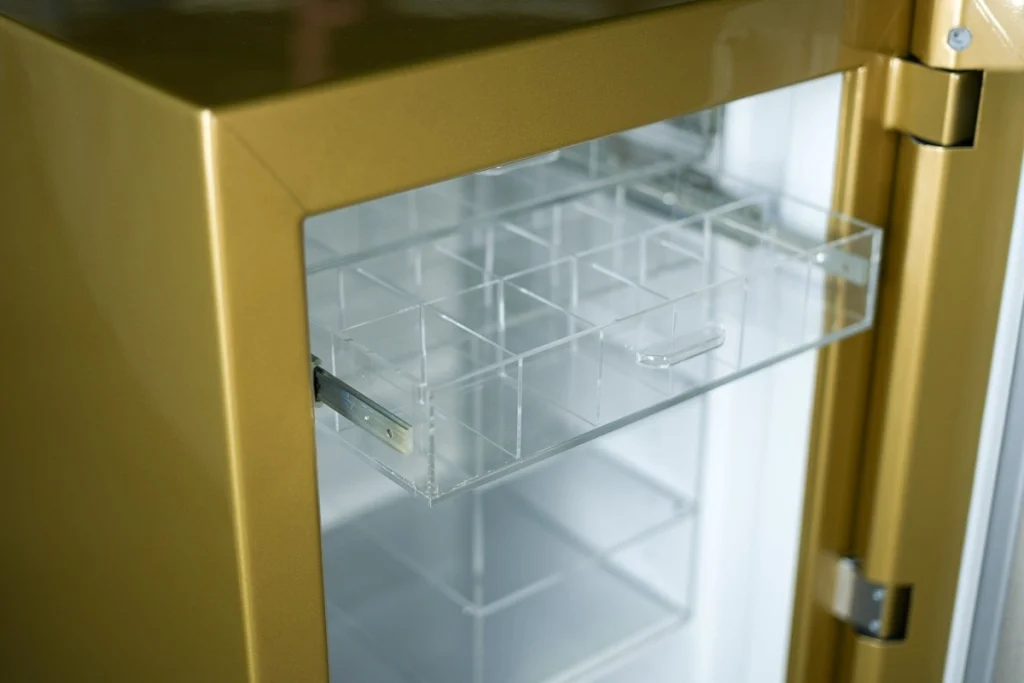 Innenfach aus Acrylglas in einem Stacke Wertschutzschrank