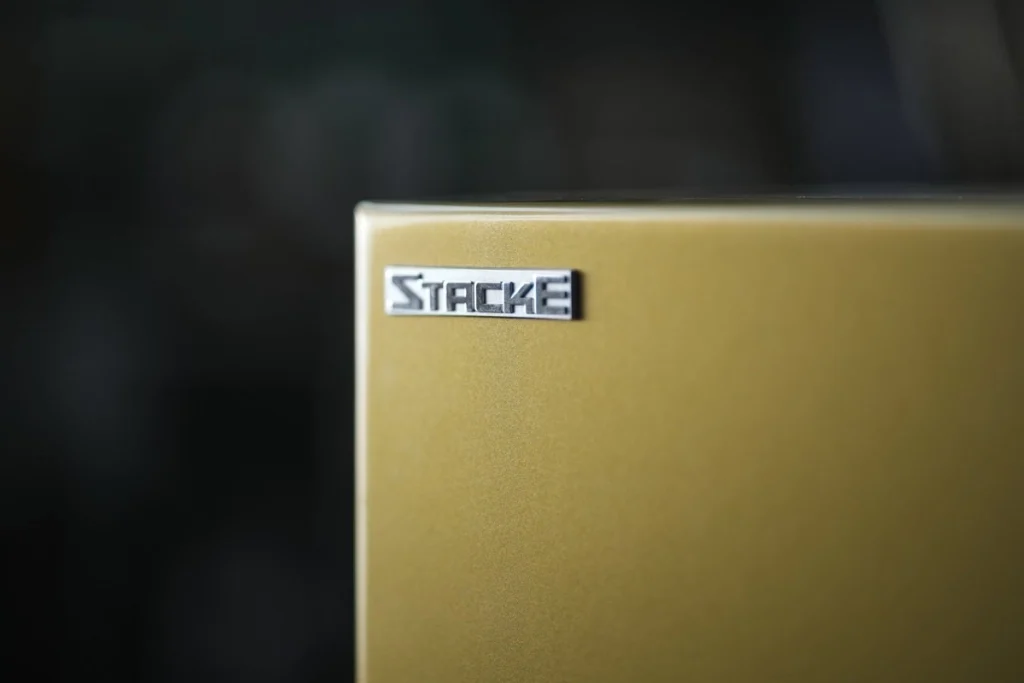 Stacke-Logo auf der Euroline Safe Gold Edition KB