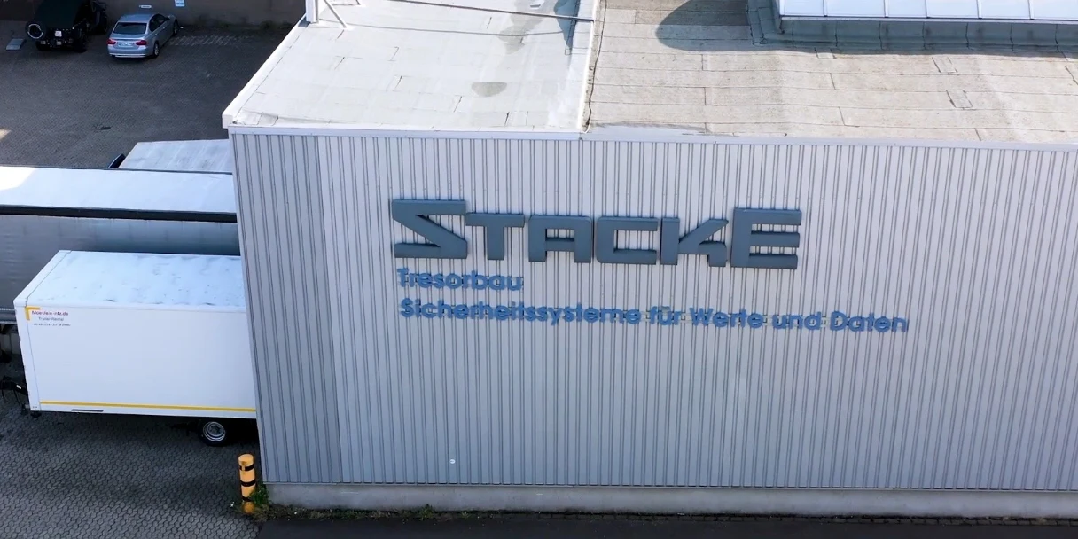 Fassade mit Stacke-Schriftzug